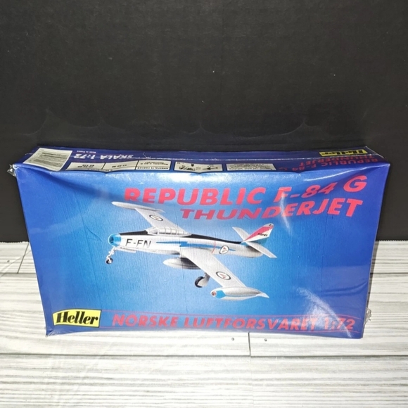 Heller Republic F-84 G Thunderjet Norske Luftforsvaret 1/72 Plane Model Kit - Picture 1 of 9